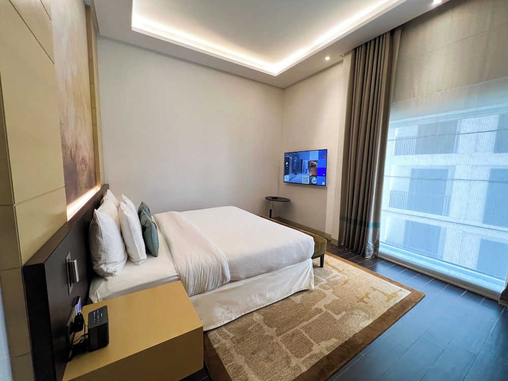 Grayton Hotel Dubai 24/66