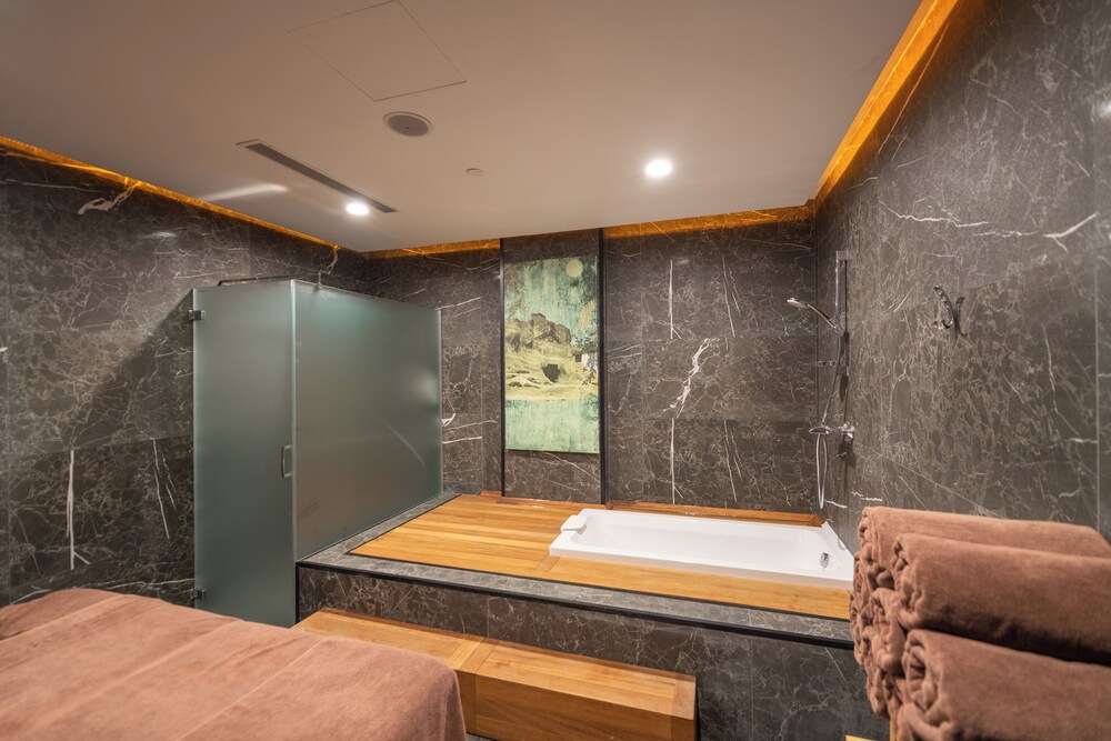Doubletree By Hilton Eskisehir Turkey 32/51