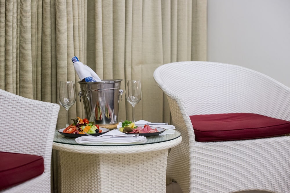 The Lokal Hotel Phuket 21/37