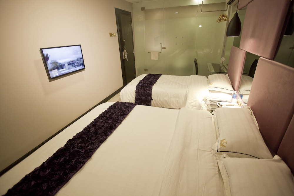 Euro Plus Hotel 7/26