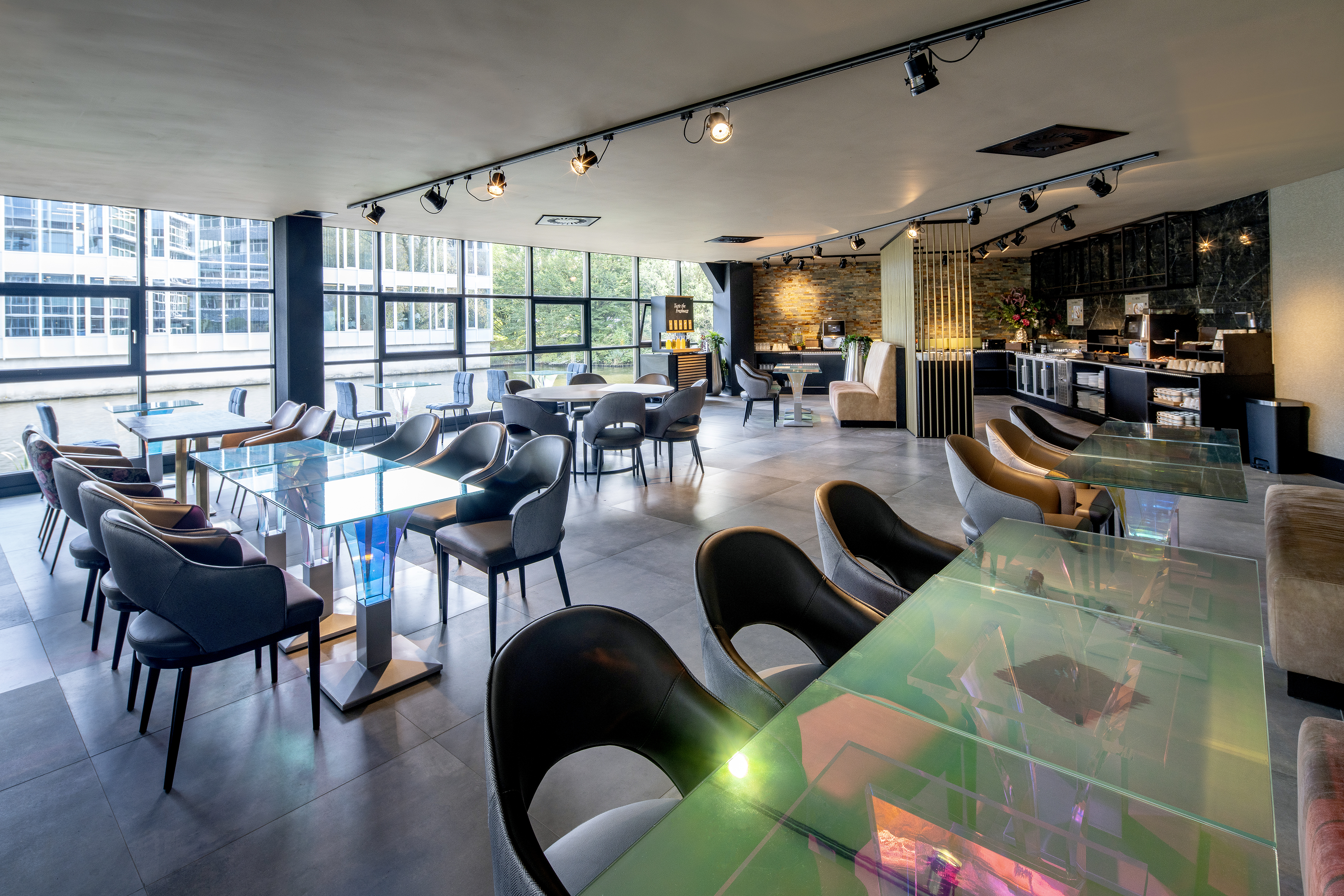 Diamond Capsule Hotel Amsterdam South 16/32
