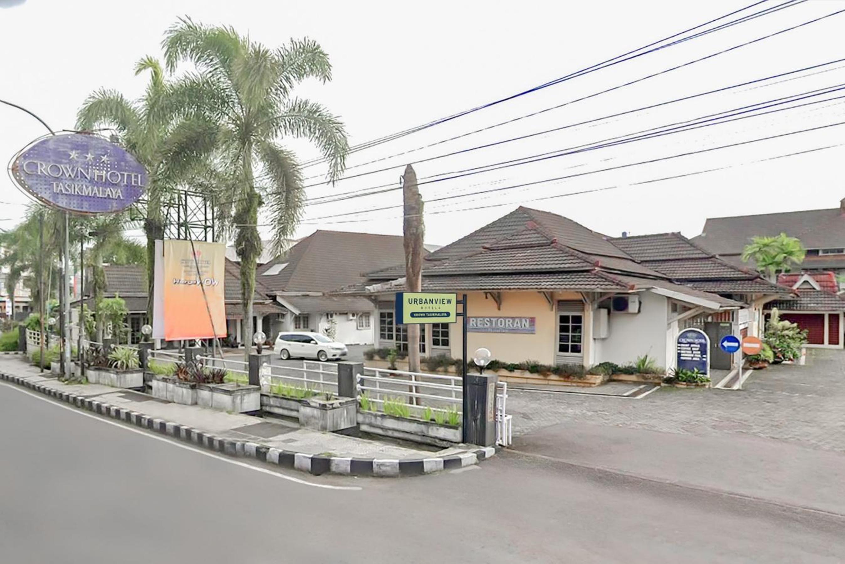 Crown Hotel Tasikmalaya 4/54