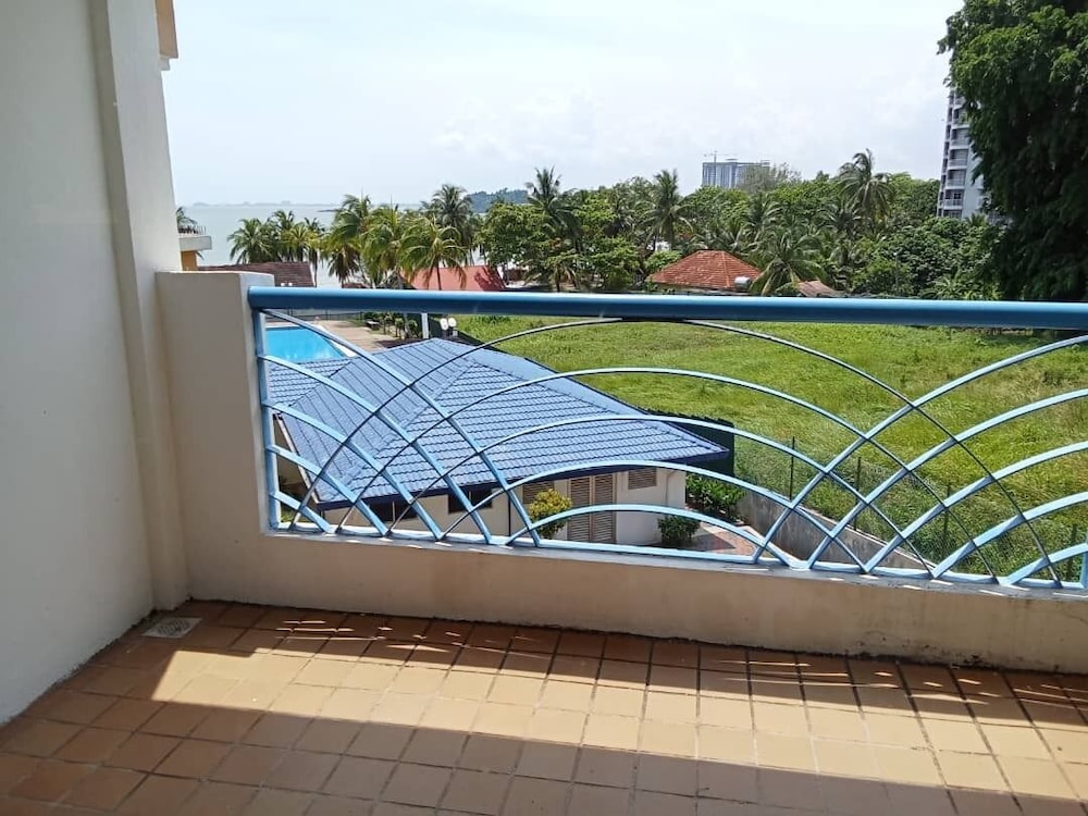 Seri Bulan Condominium 25/50