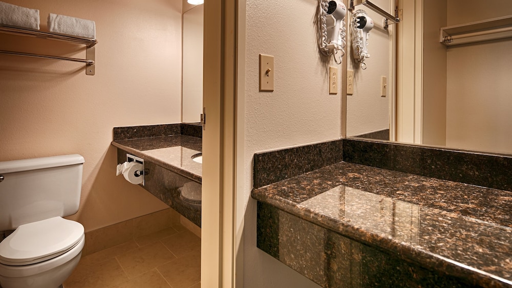 Best Western Alderwood 20/48