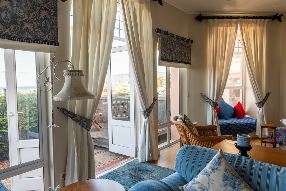 The Majestic Apartment 32/50