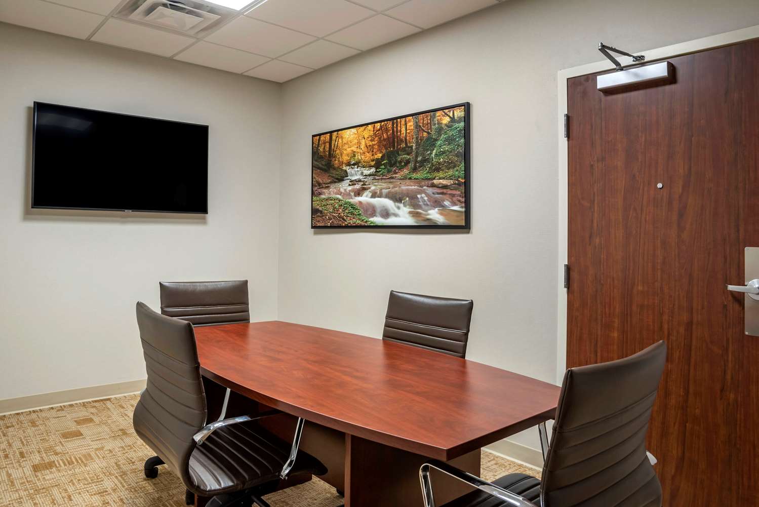 Comfort Inn & Suites Harrisonburg 11/15
