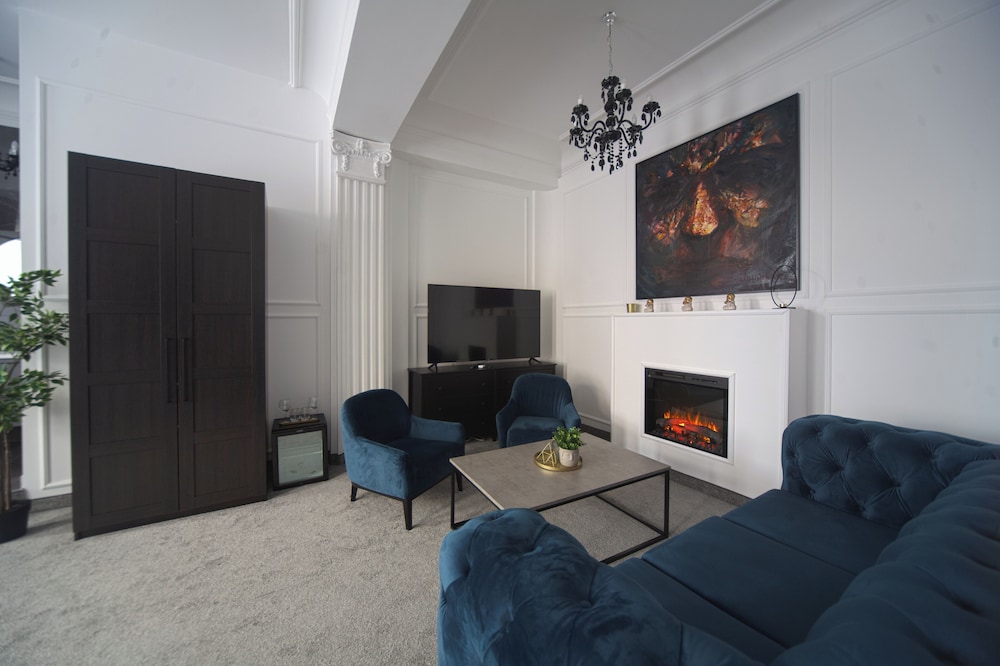 Kings Palace Suites 42/50