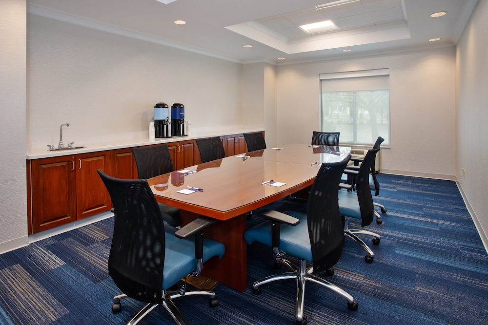 Holiday Inn Express & Suites Rochester Webster, an IHG Hotel 37/50