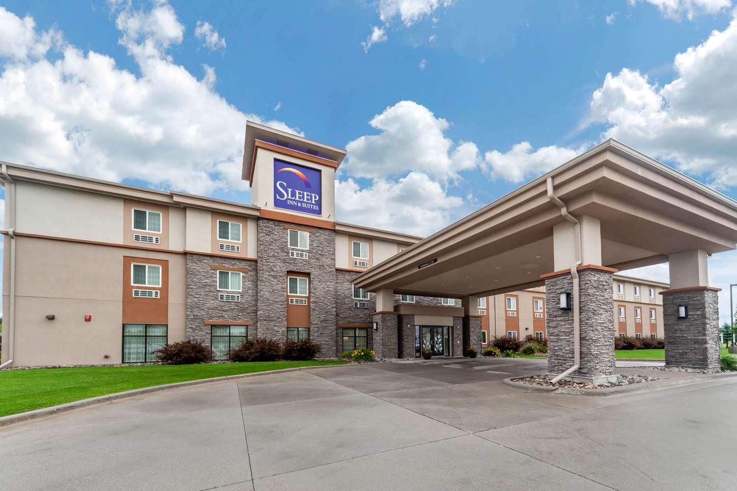 Sleep Inn And Suites Grand Forks Alerus Center 12/13