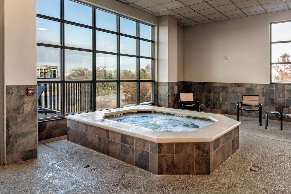 Drury Plaza Hotel Broadview Wichita 22/50