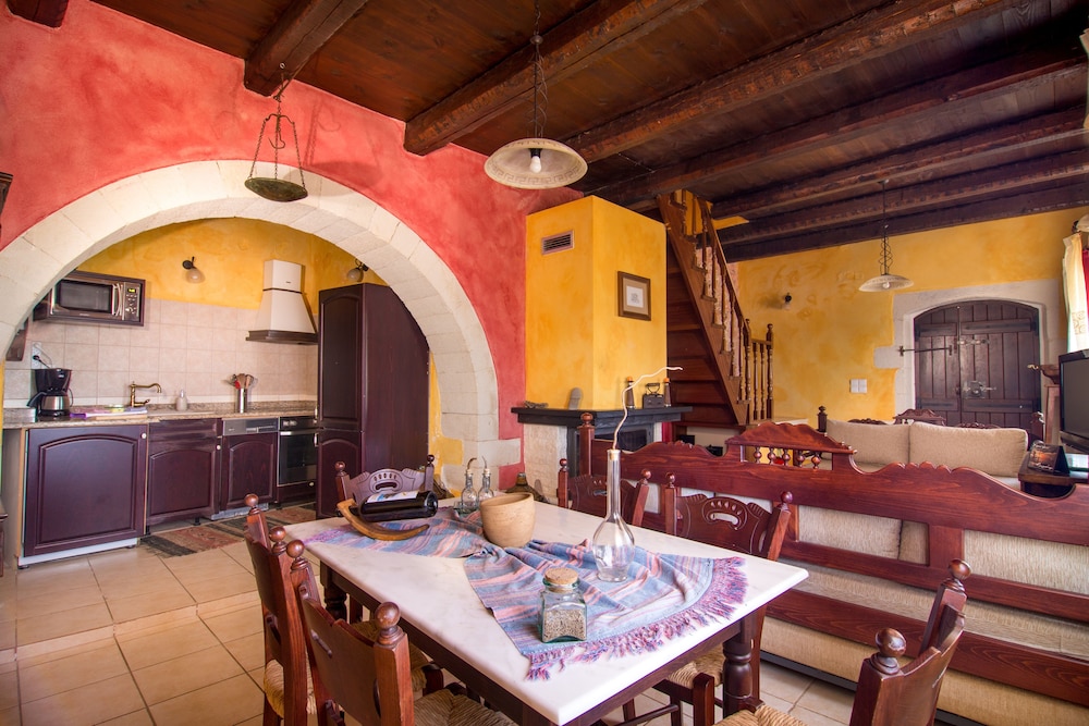 Samonas Traditional Villas 50/50