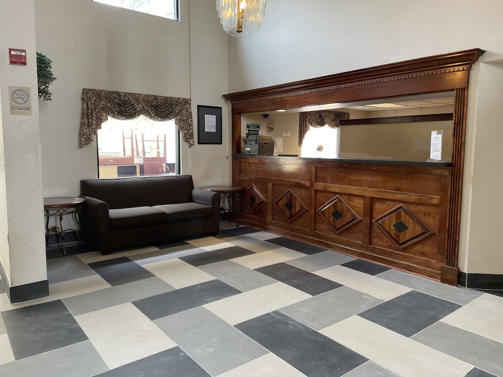 The Royal Inn & Suites 2/17