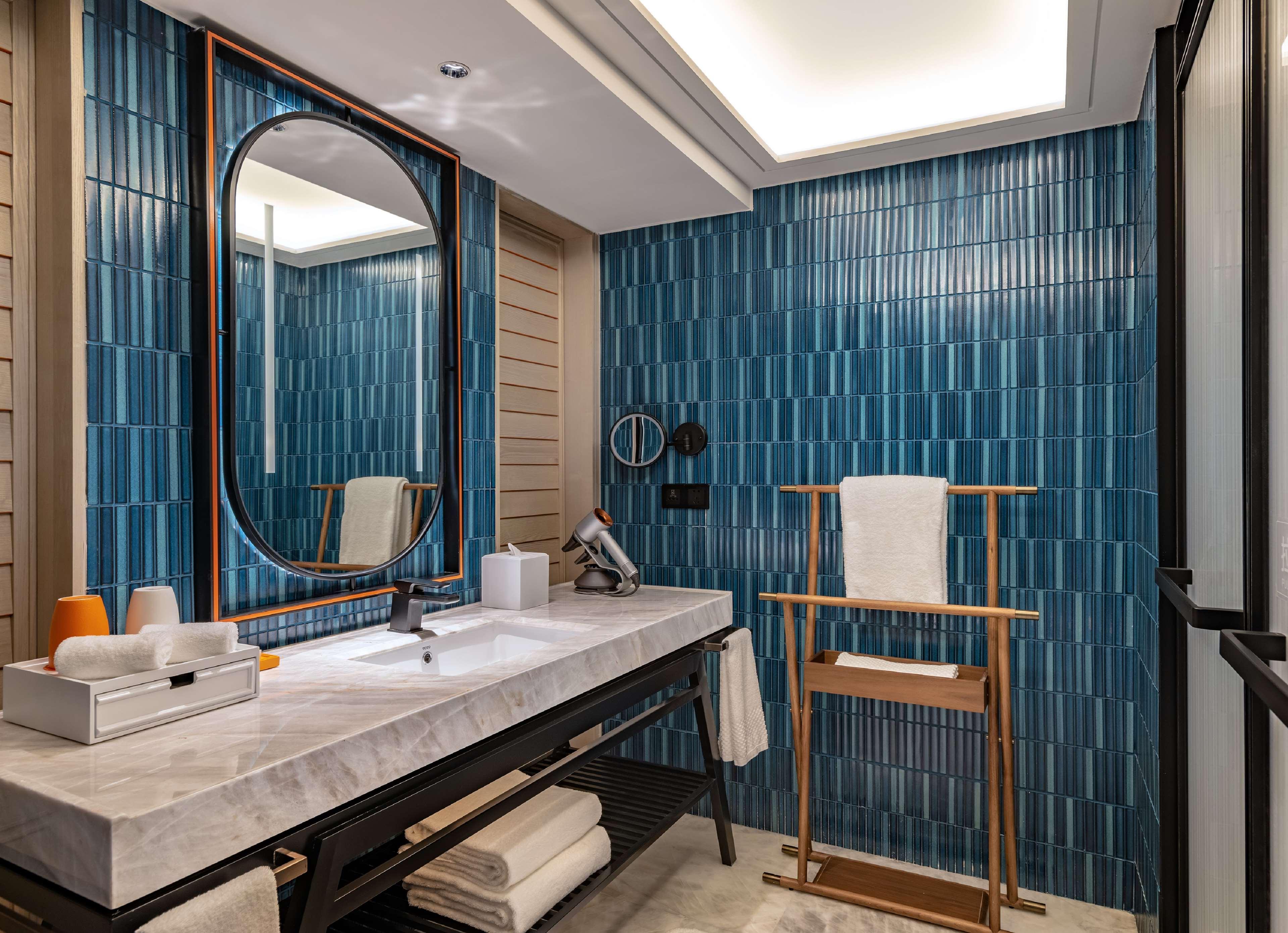 Canopy, King Bed، Canopy By Hilton Hangzhou West Lake 2/2