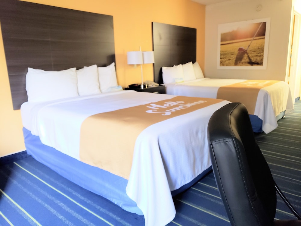Days Inn By Wyndham Burlington East 18/31