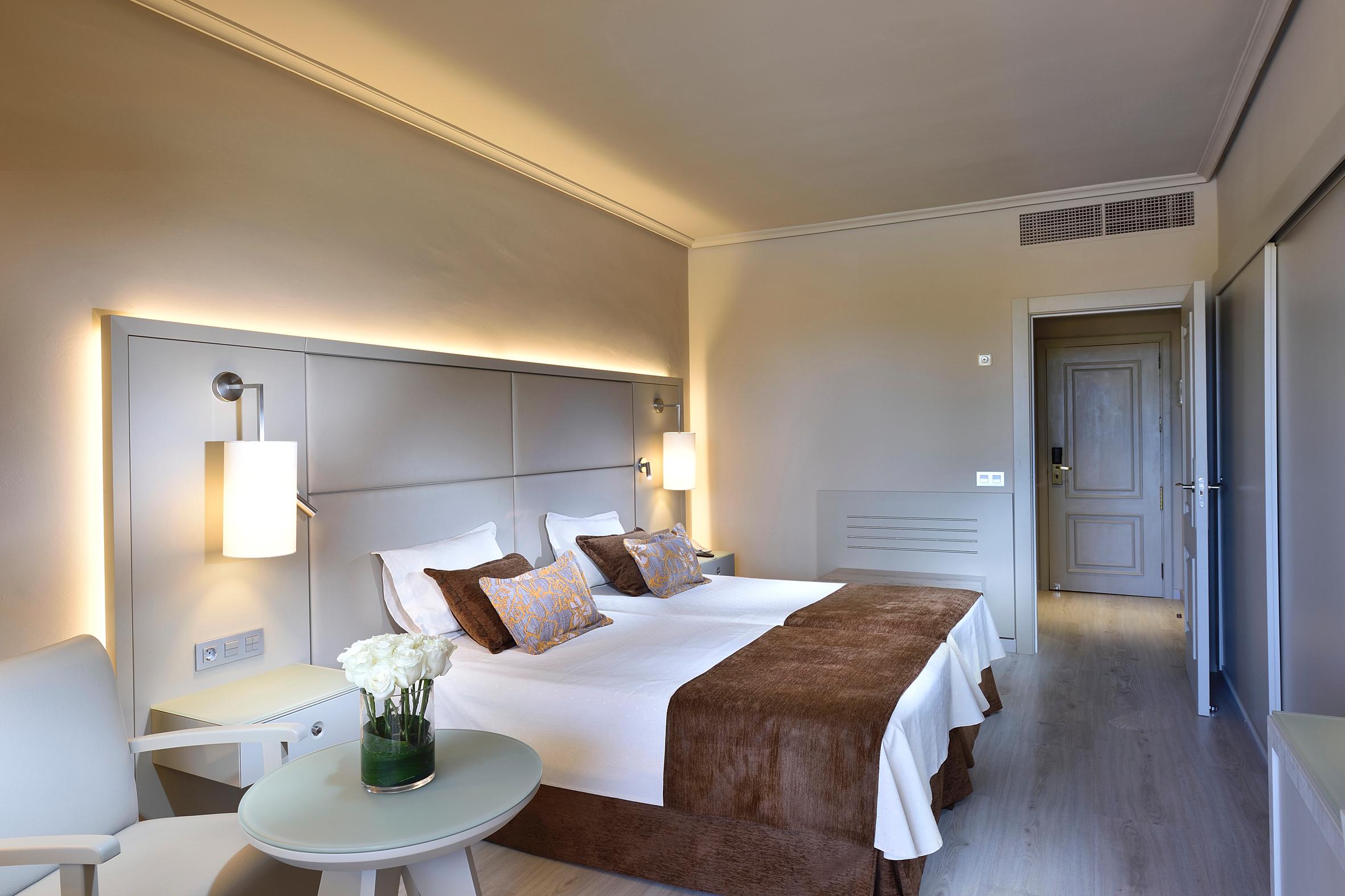 Room, Single, Double Bed, Lateral Side Sea View