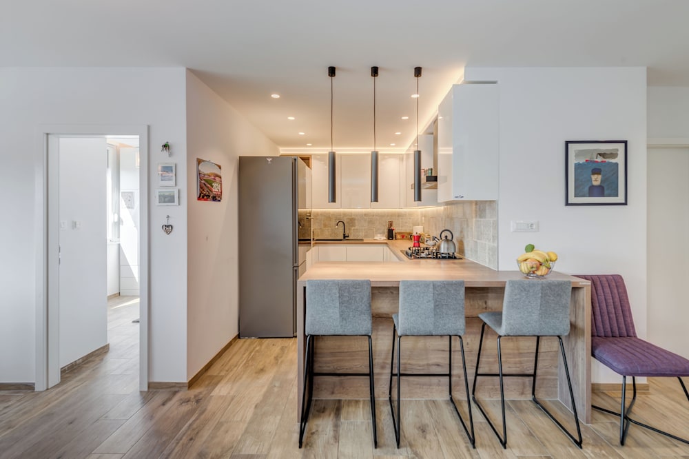 Bells & Whistles, Comfortable Condo 16/30