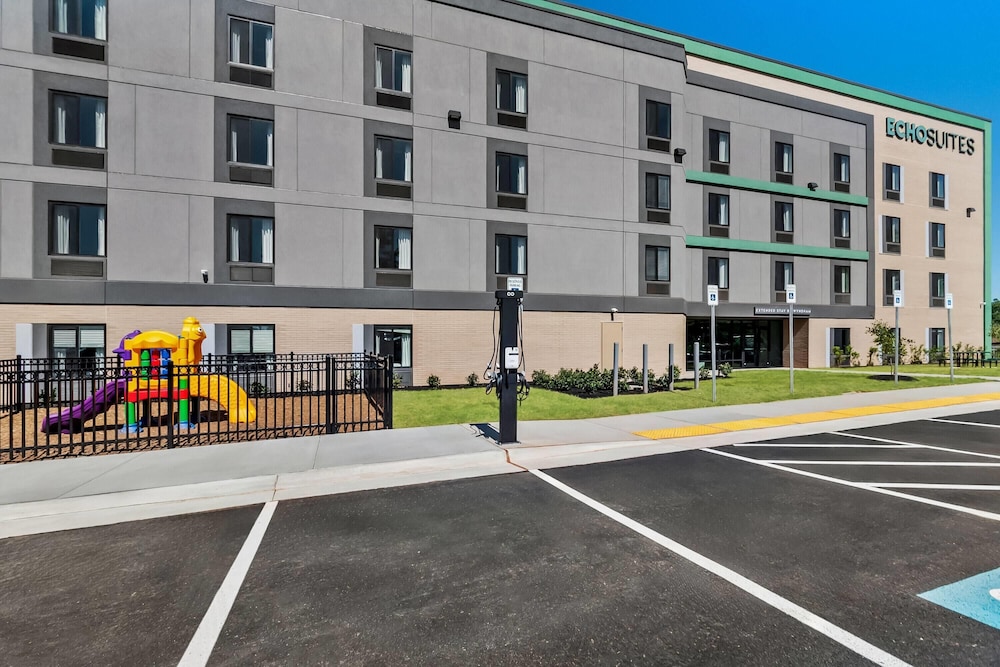 ECHO Suites Extended Stay by Wyndham Sterling 36/41