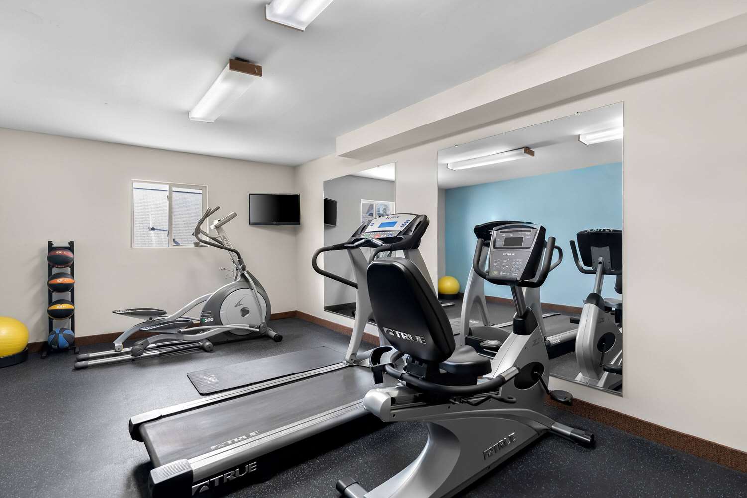 Days Inn By Wyndham Albany Suny 8/12