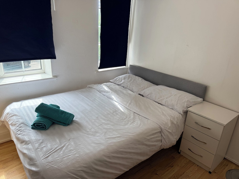 Rahal Hotel Hackney London 11/47