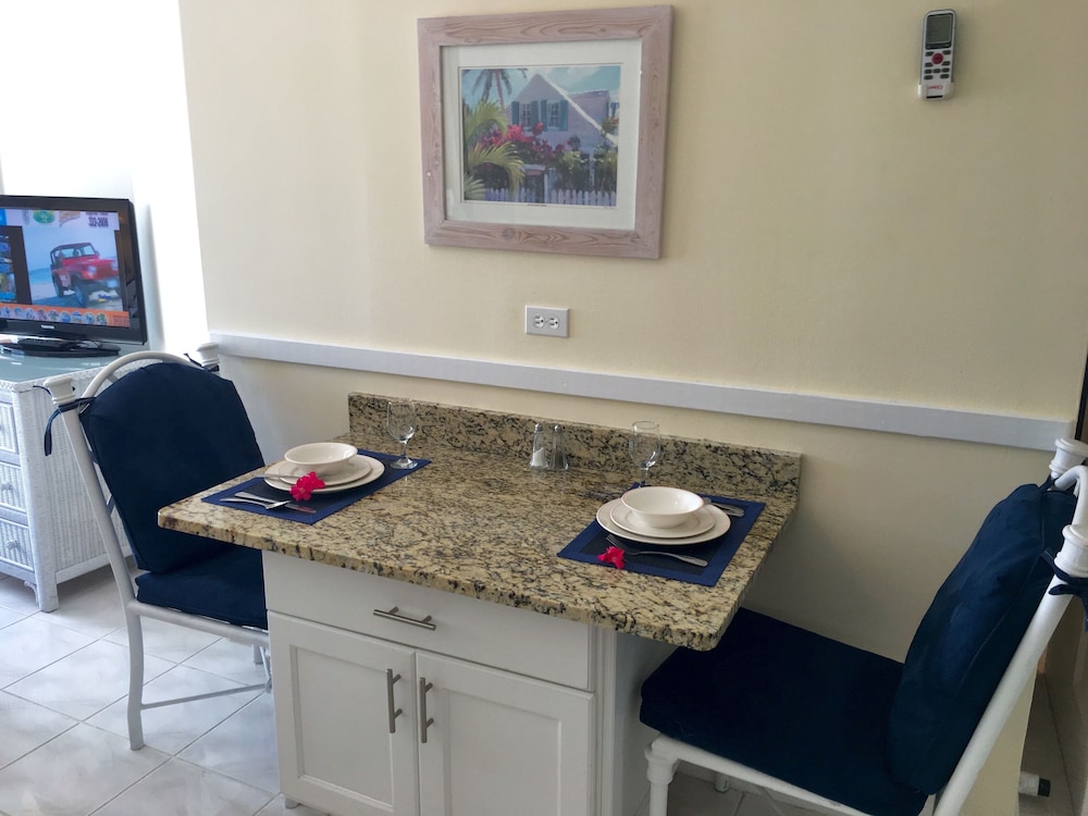 Sandyport Beaches Resort 52/77