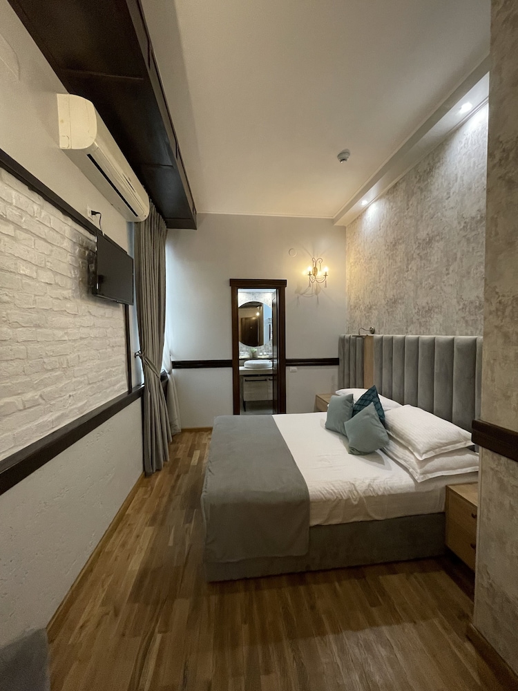 La Strada Boutique Villa 6/70