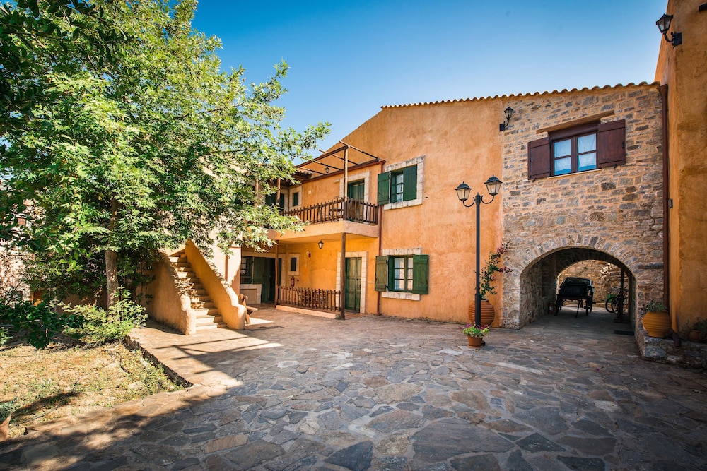 Enagron Ecotourism Village in MYLOPOTAMOS
