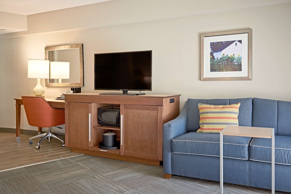 Hampton Inn Lancaster, PA 39/42