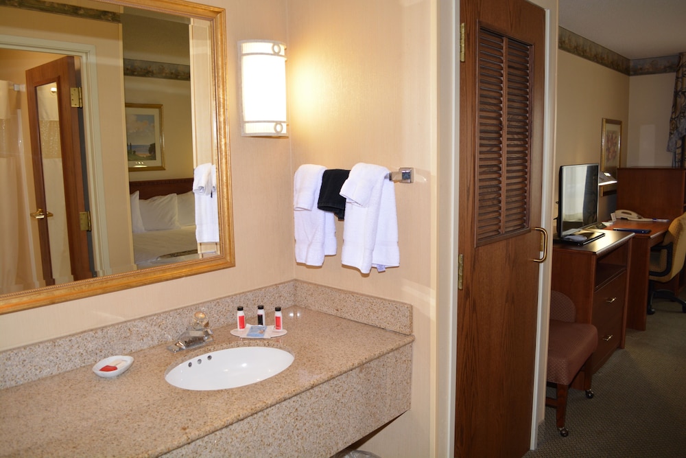 Baymont by Wyndham Waterford/Burlington WI 17/43