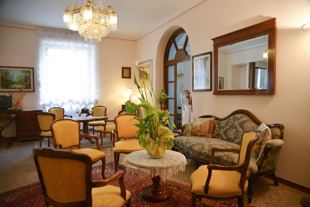Boutique Hotel Brenzone 52/78