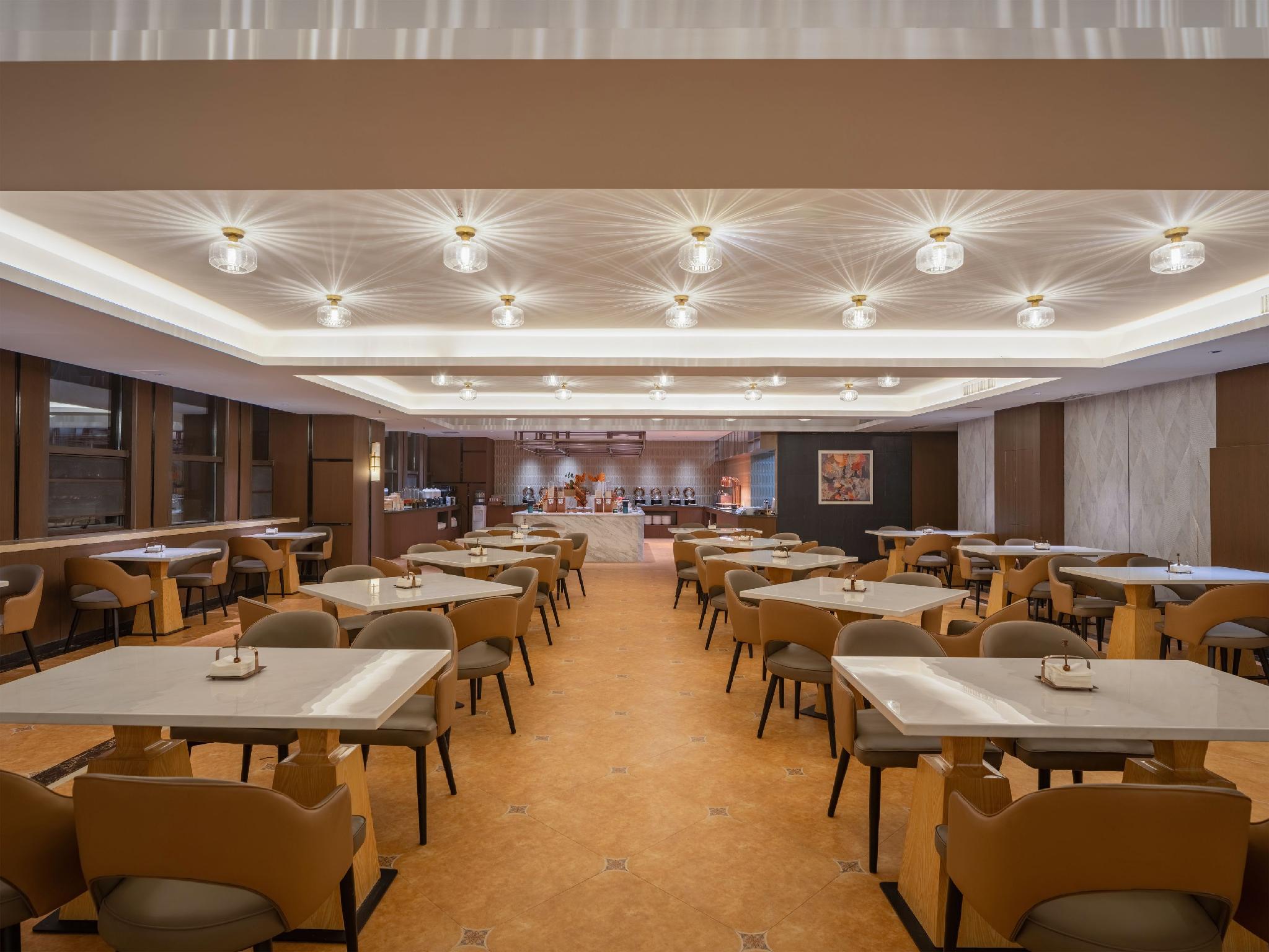Vienna International Hotel Kunming (West Guangfu Road Station Branch) 43/48