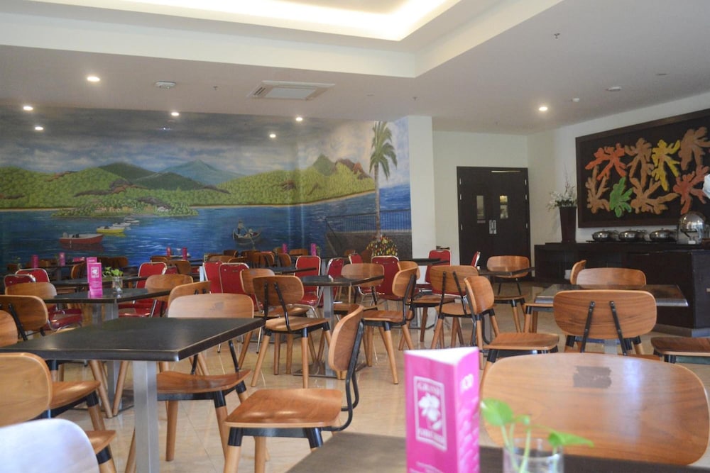 Grand Orchid Hotel 16/19