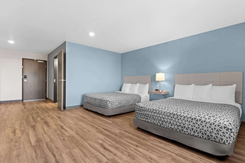 WoodSpring Suites Centennial - Denver Tech Center 35/64
