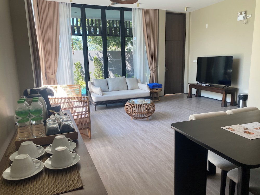 Triple Tree Beach Resort 27/43