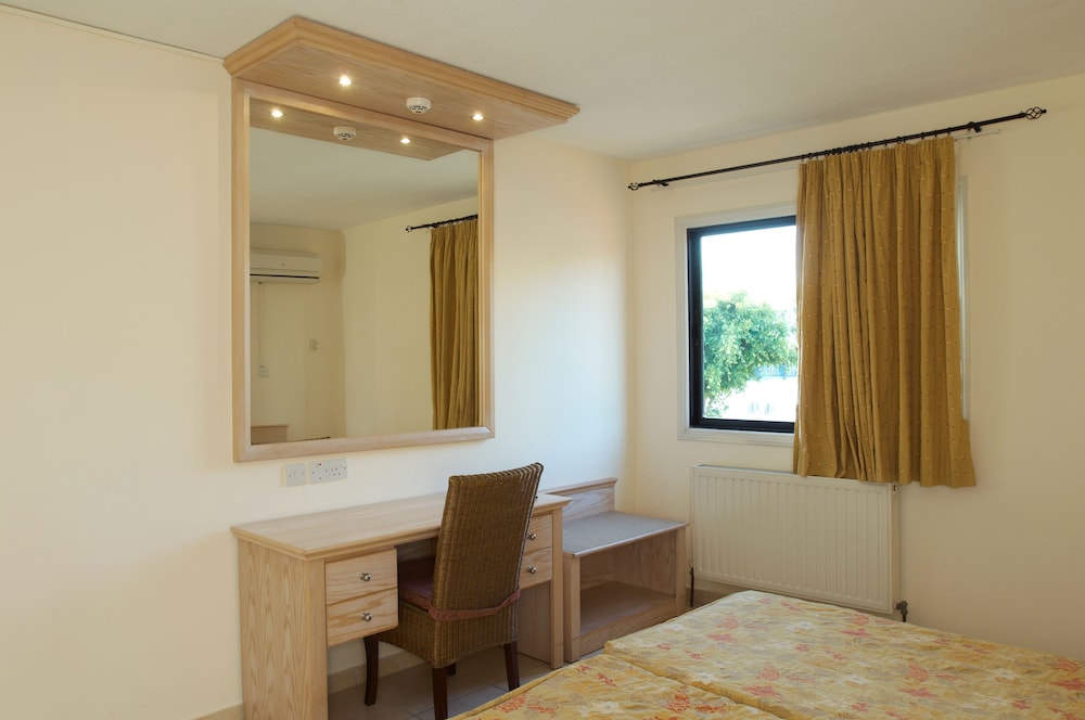 Senator Hotel Apartments - Adults Only 49/70