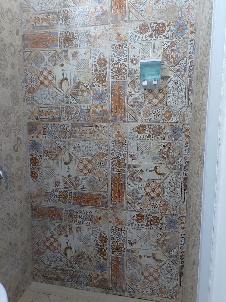 Antadia B&B 6/63