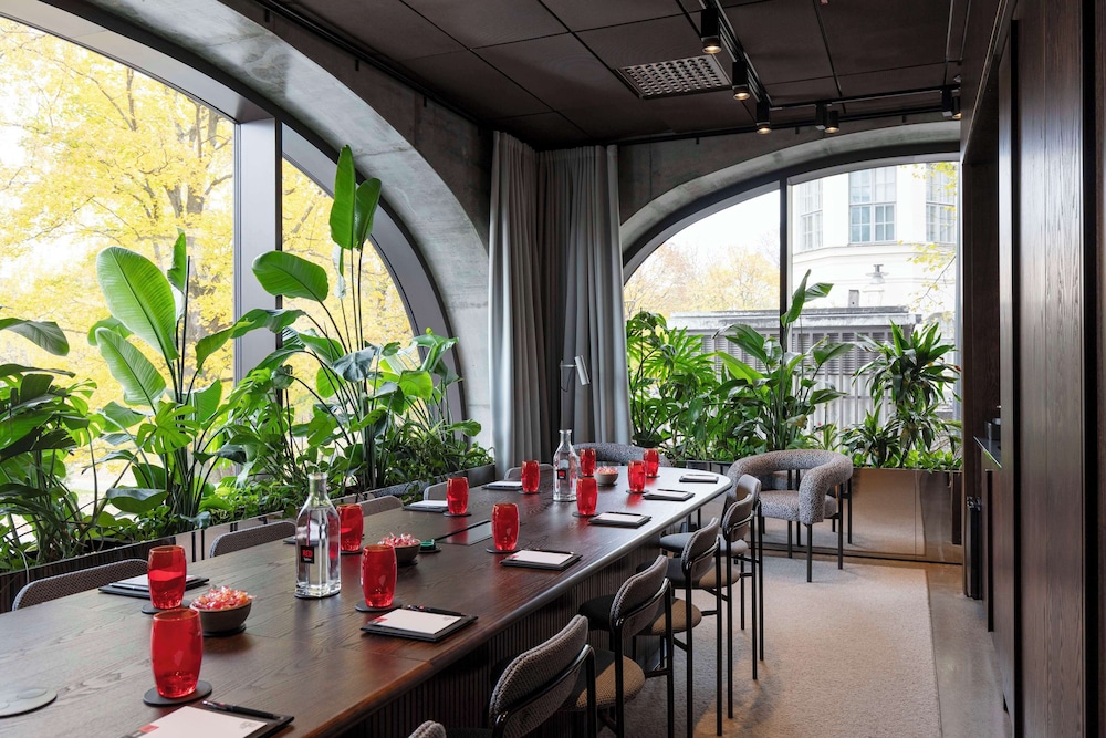 Radisson RED Helsinki 51/66