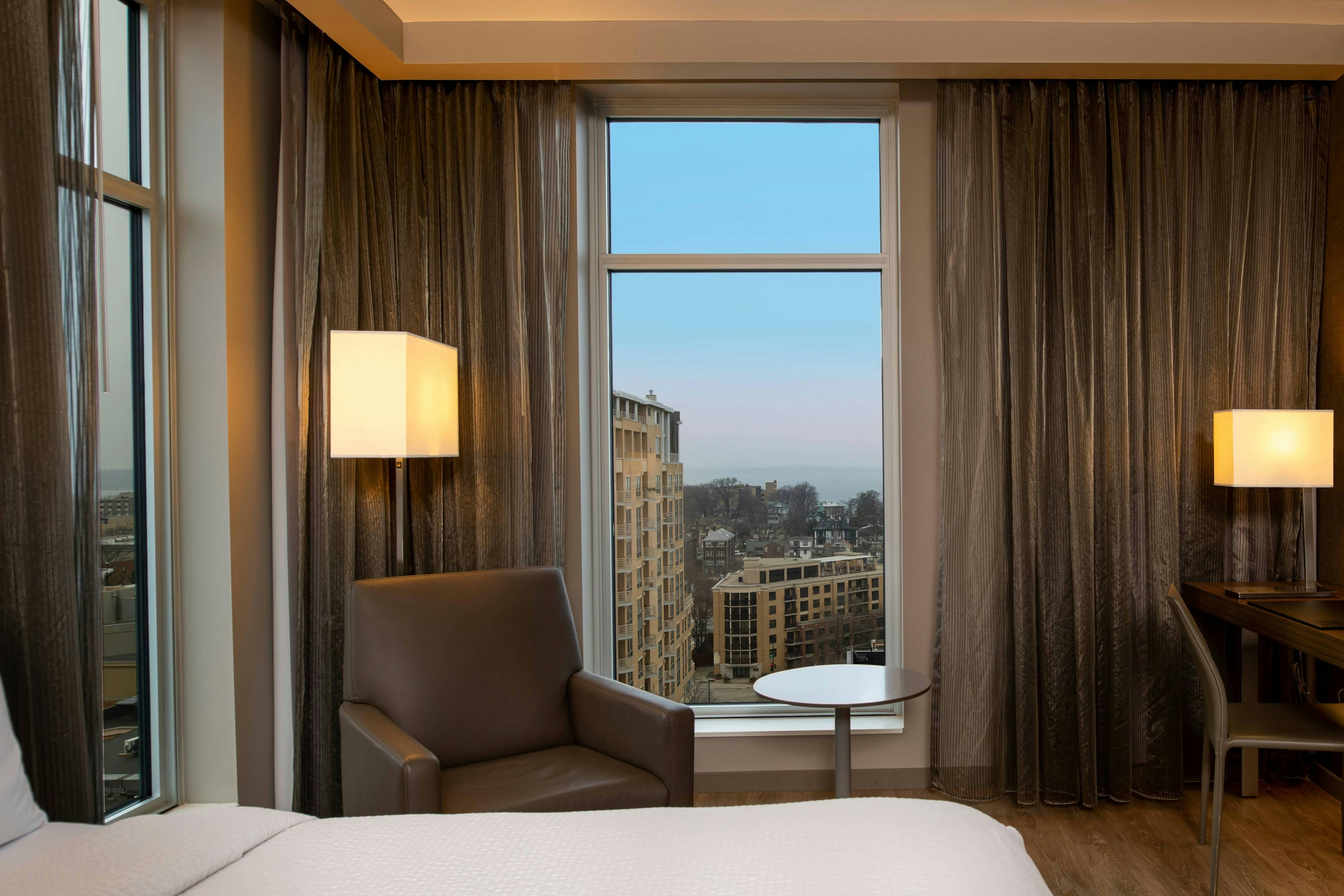 Ac Hotel Madison Downtown 13/50