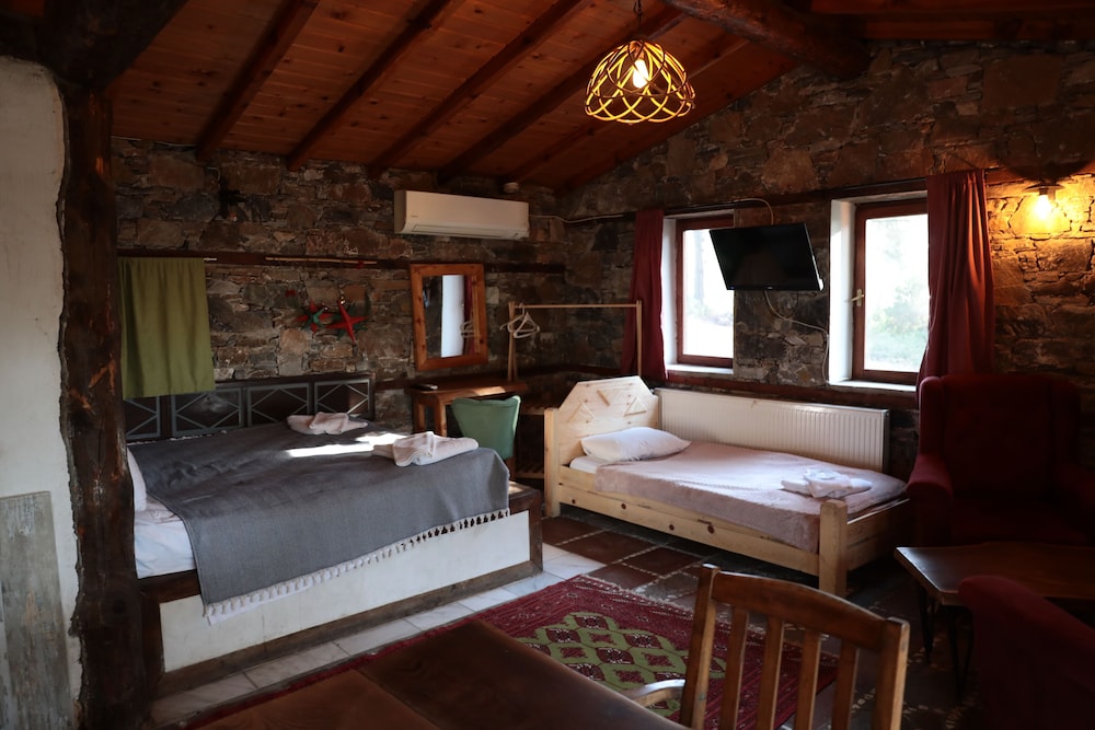 Kayserkaya Cottages & Camping 13/50