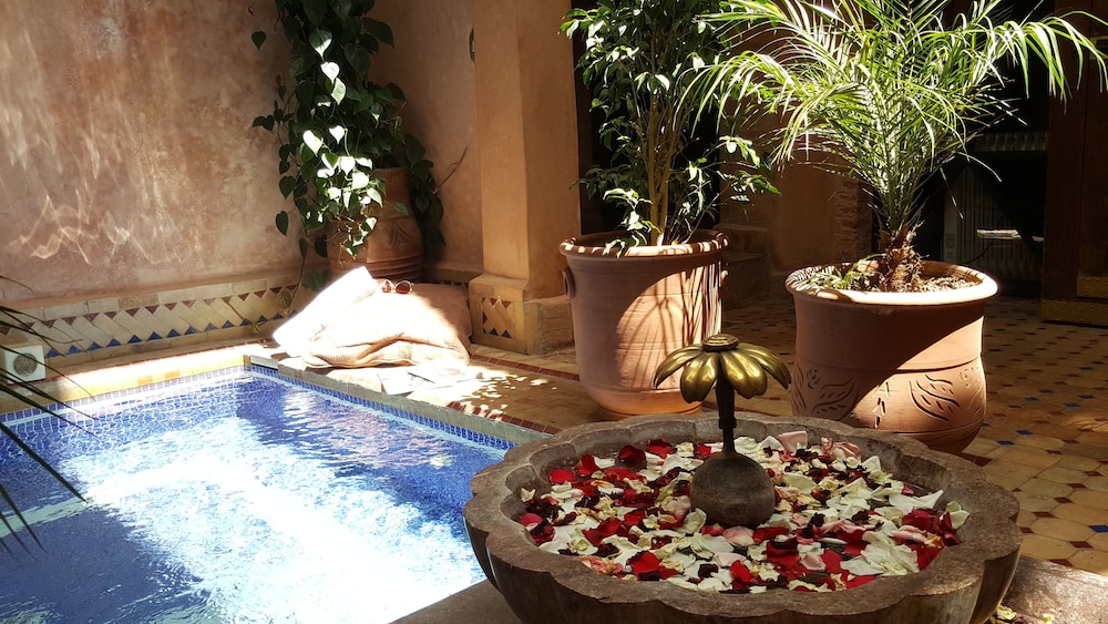 Riad Laora 3/80