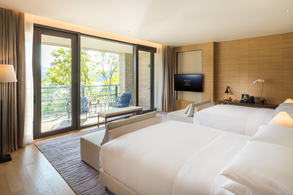 Deluxe, 2 King Beds
