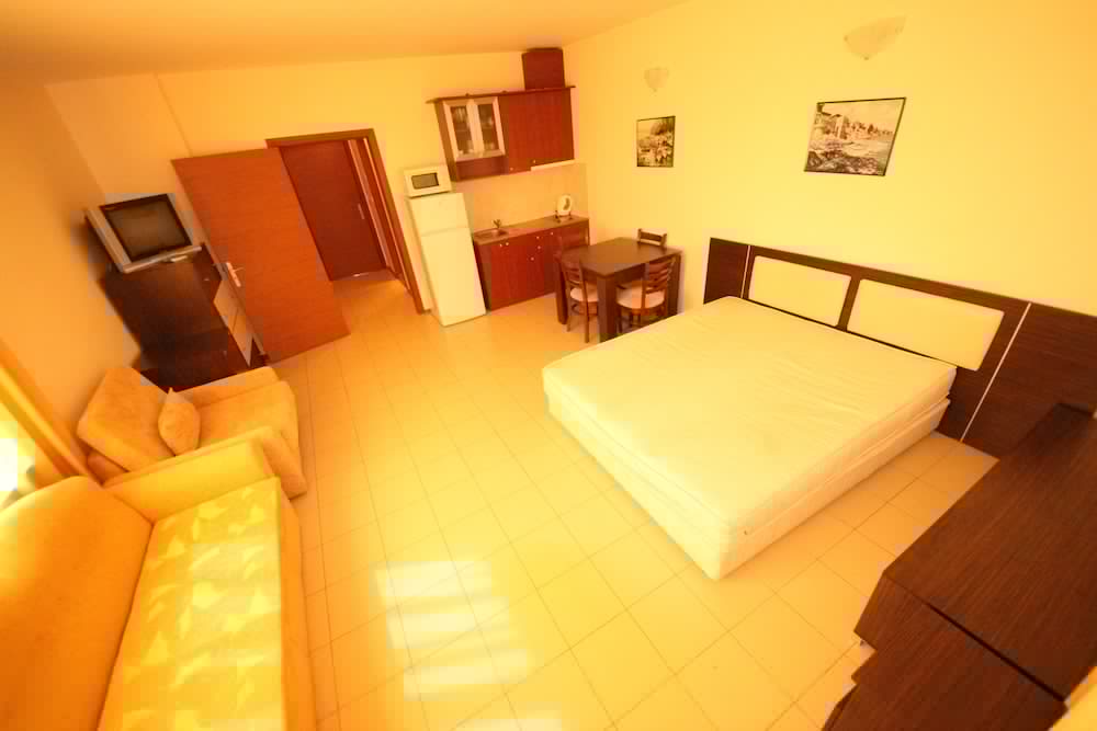 Esperanto Hotel 15/35