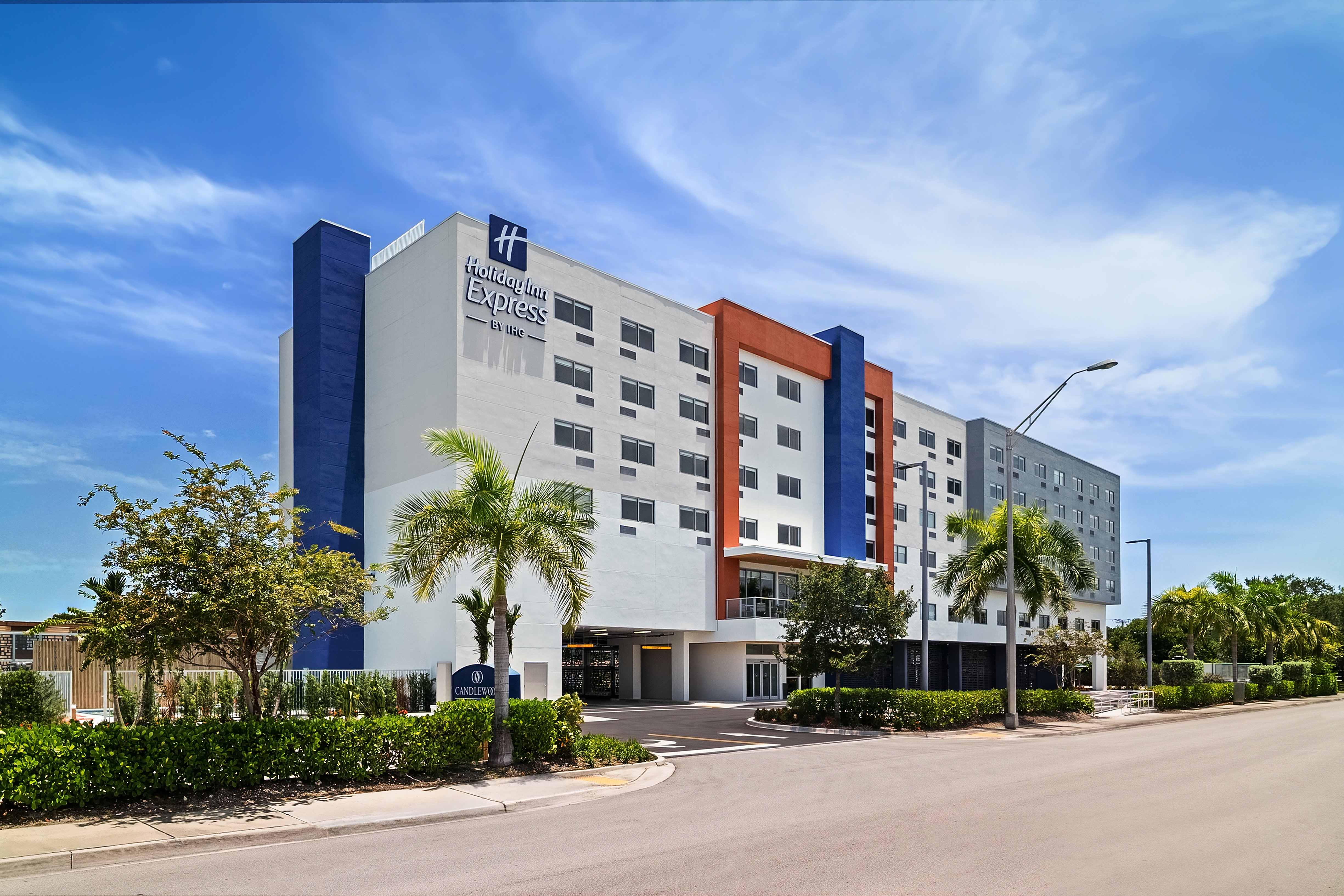 Holiday Inn Express & Suites Miami Intl Airport - 36th St in MIAMI - FL