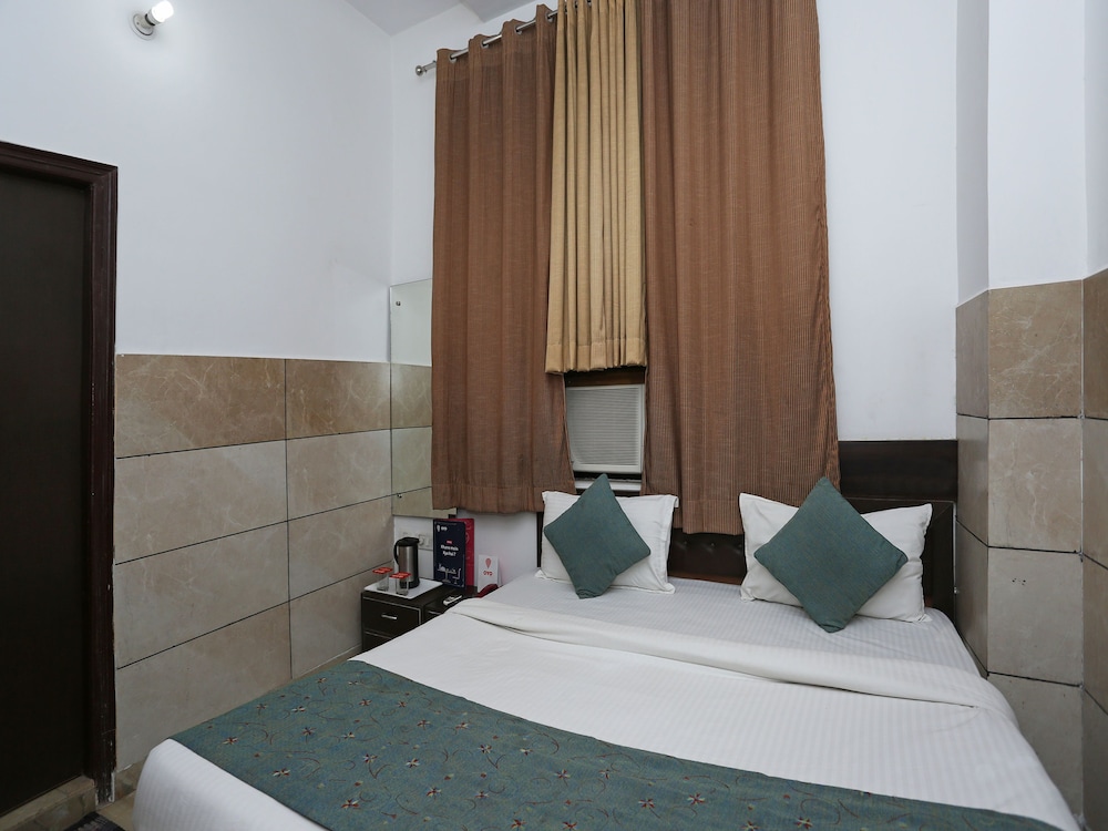 HOTEL TAJ GALAXY 4/22