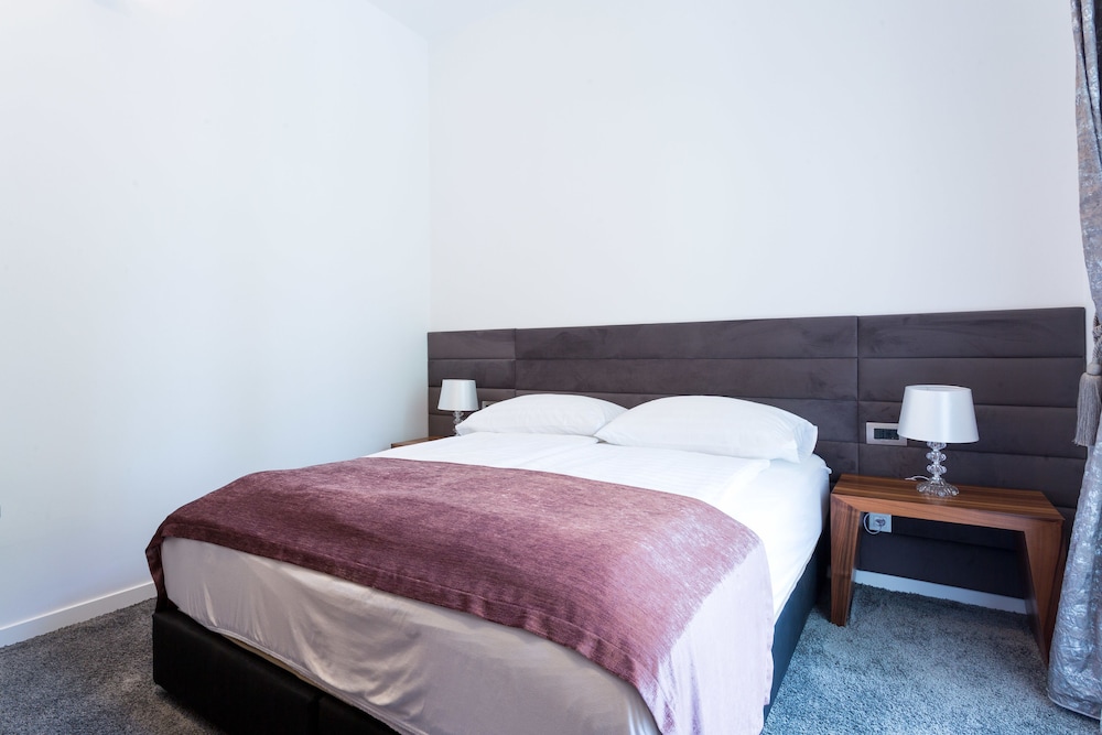 Starlight luxury rooms 21/50