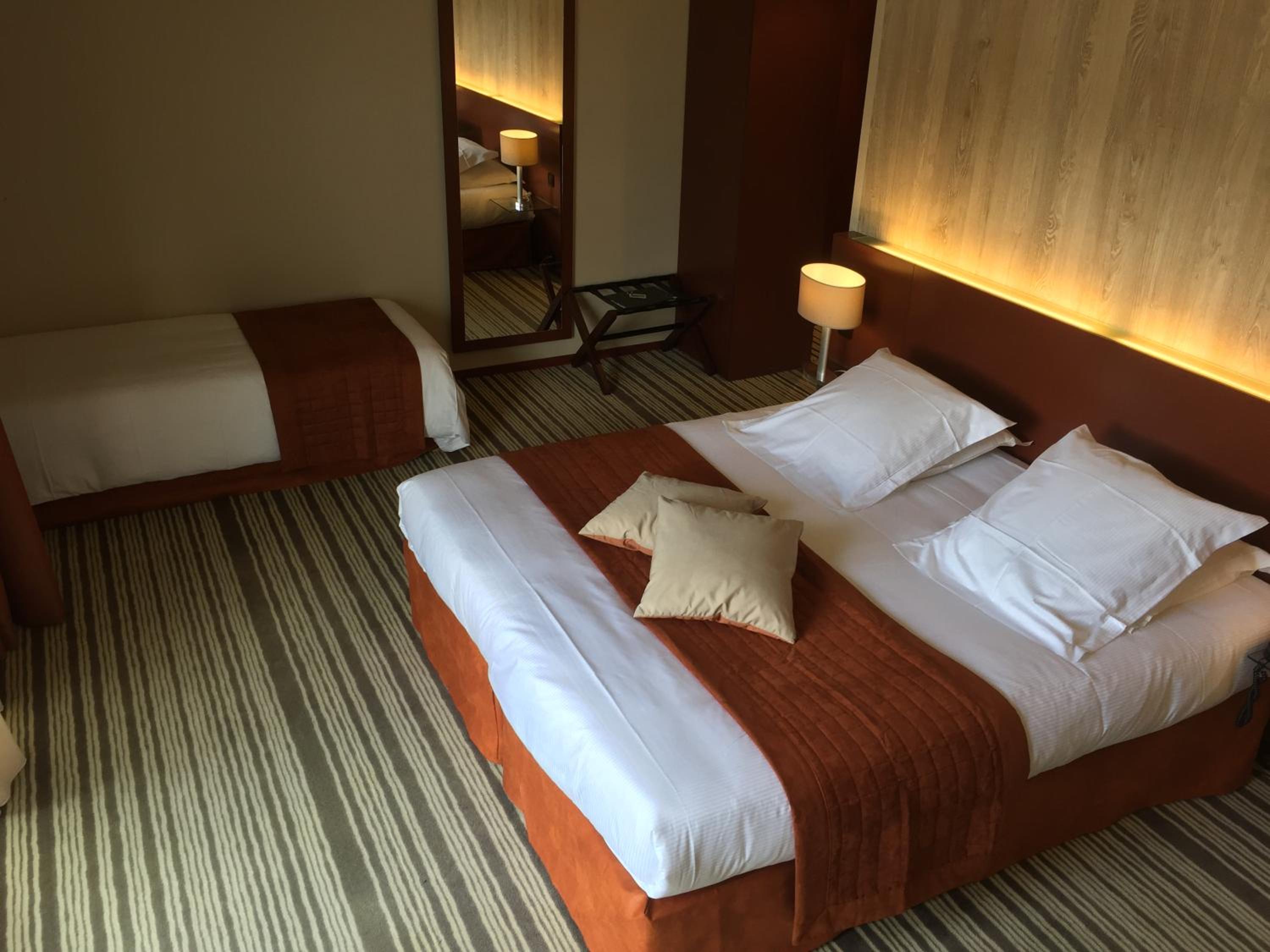 Room, Triple, Harbour Side، Hotel Du Casino 2/8