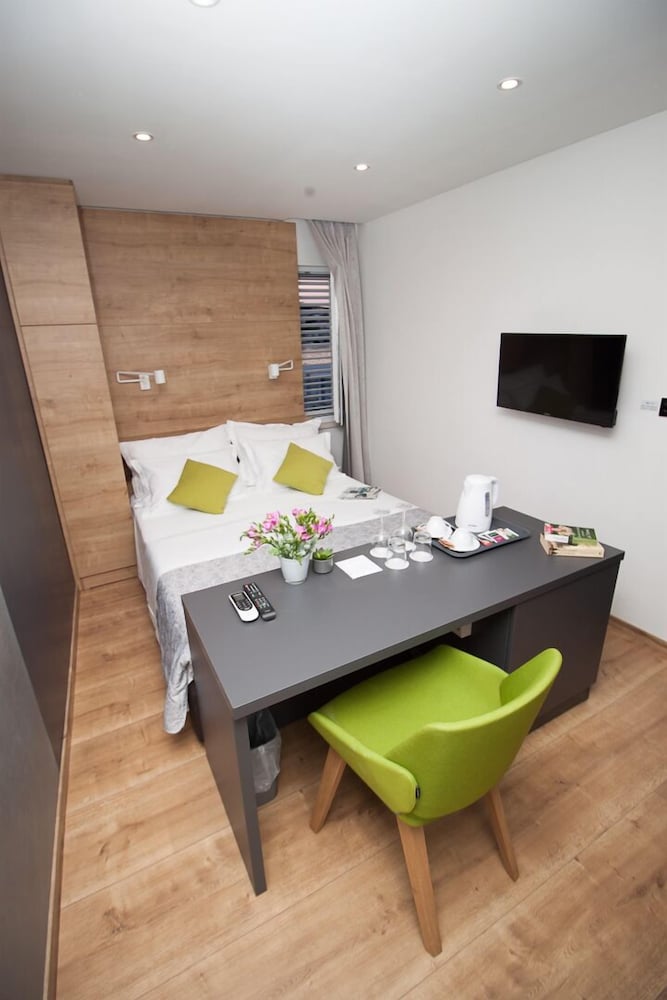 Ora Luxury Rooms 36/44