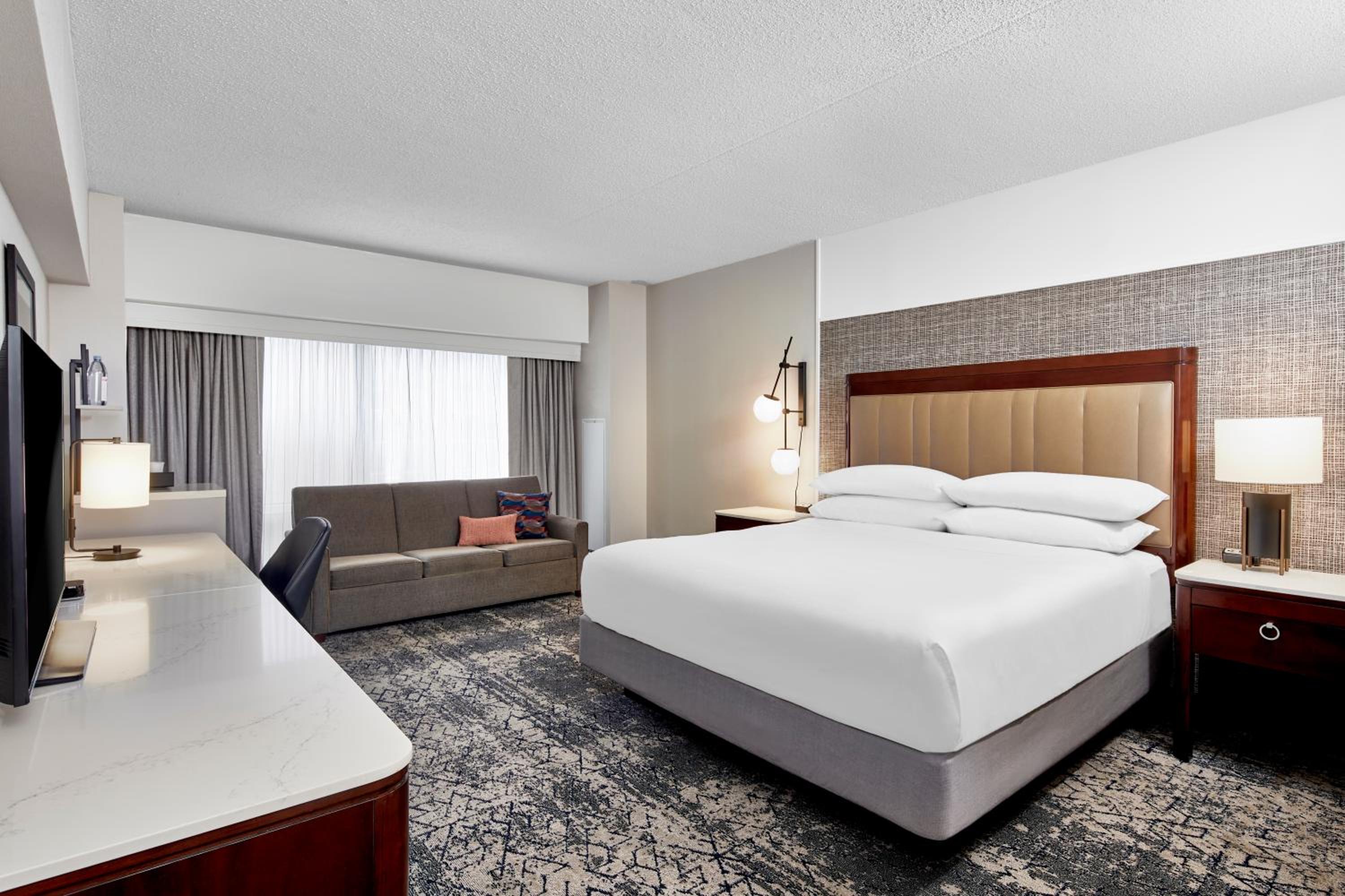 Room at Sheraton Indianapolis Hotel at Keystone Crossing, INDIANAPOLIS - IN