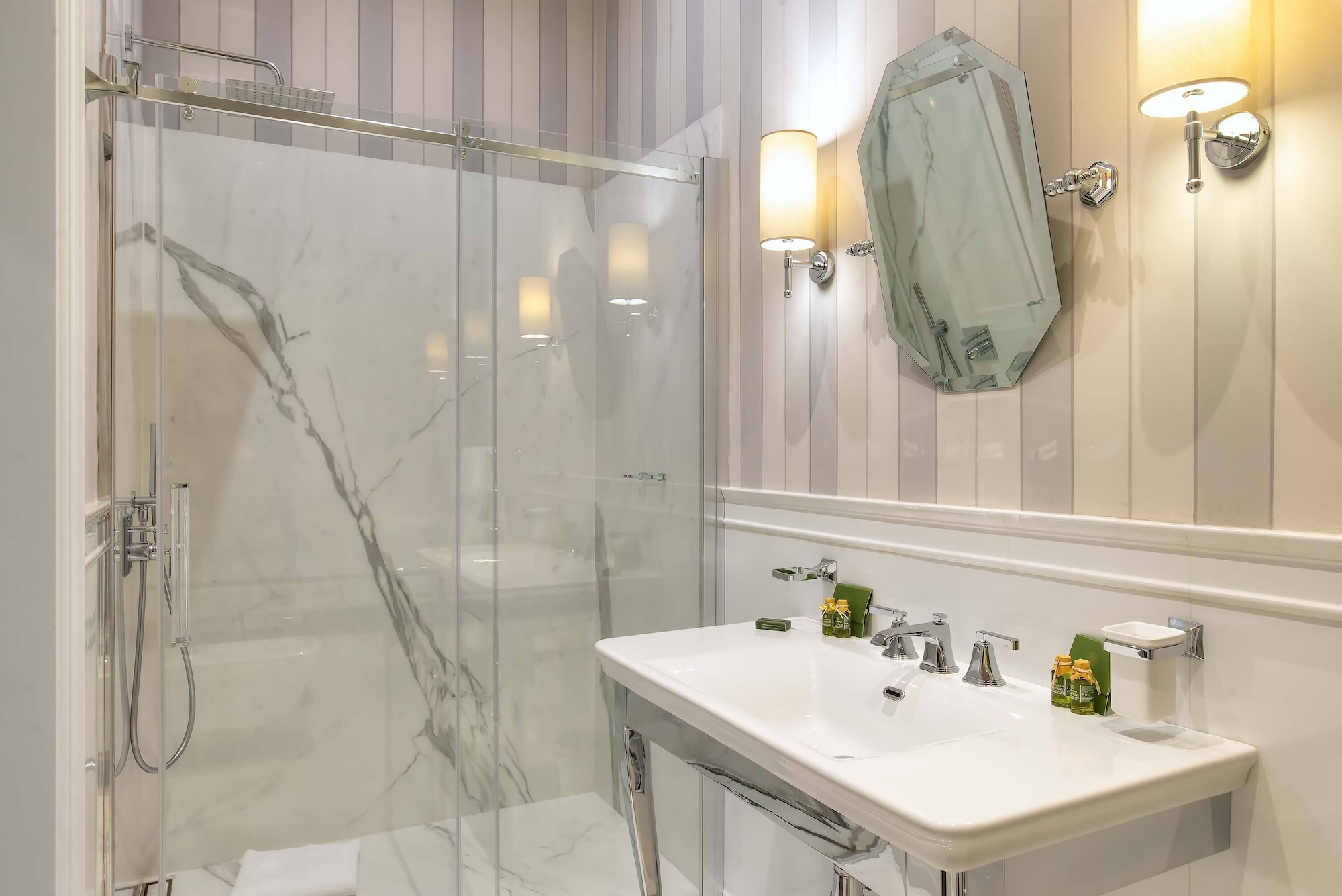 Superior, Queen Bed, Florence Luxury Guest House 5/6