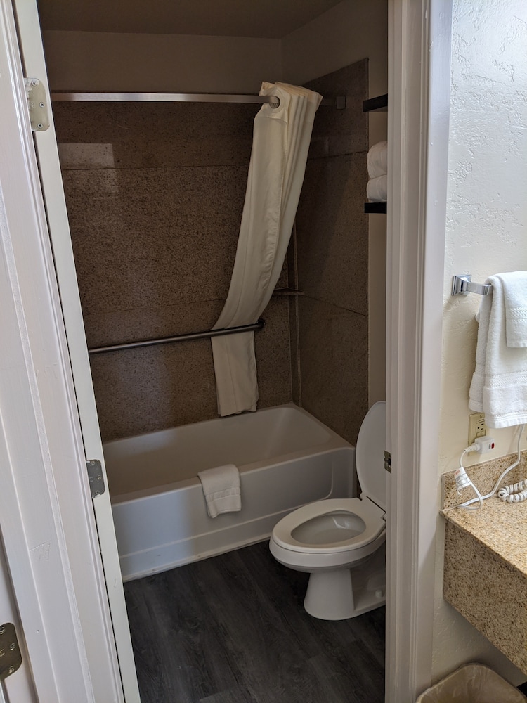 Atrium Inn Fort Stockton 21/21
