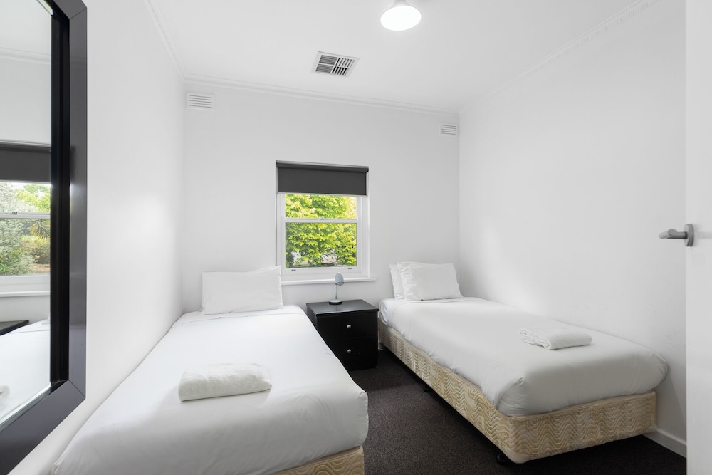 3 Bedrooms, House, King and Queen and Twin Beds